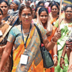 तांत्रिक अडचणी, ई-केवायसी अडथळे: पेआउट येत राहण्यासाठी लाडकी बहिंन्स वेळेशी झुंज देत आहेत. पुणे बातम्या