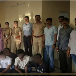 बारामतीत प्रणव लॉजवर पोलिसांचा मोठा छापा; वेश्याव्यवसायाचा पर्दाफाश, ४ परप्रांतीय महिलांची सुटका तर ५ आरोपी अटकेत