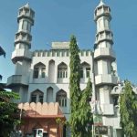 पुणे शहरातील तांबोळी मशिदीत मुस्लिम बांधवांच्या वतीने इफ्तार पार्टीचे आयोजन करण्यात आले होते. या कार्यक्रमाला पुणे शहर पोलीस दलातील वरिष्ठ अधिकाऱ्यांनी उपस्थित