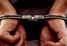 इंजिनीअरिंगच्या विद्यार्थ्याला ट्रॅफिक कॉन्स्टेबलकडून ५० हजारांची खंडणी मागितली. पुणे बातम्या