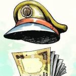 भाजी विक्रेता मॅच शोधण्यासाठी, आईला आनंद देण्यासाठी पोलिसांच्या नोकरीची कथा तयार करतो. पुणे बातम्या