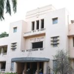 पुण्याच्या आयएलएस लॉ कॉलेजच्या अधिक विद्यार्थ्यांनी ‘जादा फी’चा परतावा मागितला आहे. पुणे बातम्या