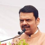 बागेश्वर धाम प्रमुखाने महाराष्ट्राच्या मुख्यमंत्र्यांसमोर शिवाजी महाराजांवर केलेल्या वक्तव्यामुळे खळबळ उडाली; त्यांच्या या वक्तव्याचे समर्थन करण्यासाठी कोणताही ऐतिहासिक पुरावा नाही, असे फडणवीस म्हणतात. पुणे बातम्या