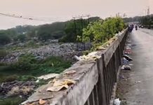 शांतिनगर–येरवडा परिसरात मुळा नदीत धार्मिक कचरा टाकण्यामुळे वाढते प्रदूषण; तातडीच्या उपाययोजनांची मागणी