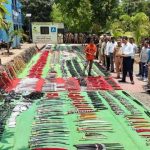 नांदेडमध्ये 4,796 धारदार शस्त्रे जप्त, पोलीस म्हणतात महाराष्ट्रातील एक दिवसीय शस्त्रसाठा | पुणे बातम्या