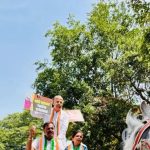 विरोधी आणि शेतकरी संघटनांनी इंधन दरवाढ, घटत्या उत्पन्नाचा निषेध केला. पुणे बातम्या