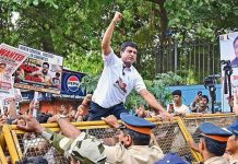 सीबीएसईच्या पुनर्मूल्यांकनाच्या गोंधळाने विद्यार्थ्यांचे परदेशी प्रवेश, शिष्यवृत्ती आणि आयआयटीची स्वप्ने गिळंकृत केली आहेत. पुणे बातम्या