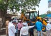 वाहतूक कोंडी कमी करण्यासाठी आळंदी नगरपरिषदेने पुणे-आळंदी रस्त्यावरील अतिक्रमण हटवले. पुणे बातम्या