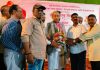बापुसाहेब गानला यांना जीवनगौरव पुरस्कार प्रदान; वानवडीत मान्यवरांच्या उपस्थितीत सोहळा थाटात संपन्न