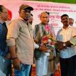 बापुसाहेब गानला यांना जीवनगौरव पुरस्कार प्रदान; वानवडीत मान्यवरांच्या उपस्थितीत सोहळा थाटात संपन्न
