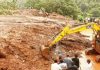 पुण्यात घरावर दरड कोसळल्याने कुटुंब अडकल्याची भीती; बचाव कार्य सुरु पुणे न्यूज