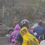 IMD ने जारी केलेल्या रेड अलर्टनंतर पुणे शहर आणि जिल्ह्यात 6 जुलै रोजी शाळांना सुट्टी जाहीर करण्यात आली आहे. पुणे बातम्या