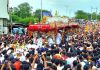 संत तुकाराम महाराज आणि संत ज्ञानेश्वर महाराजांच्या पालख्यांसोबत लाखो लोक भक्ती करत असताना पुण्याचा वेग मंदावला. पुणे बातम्या