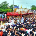 संत तुकाराम महाराज आणि संत ज्ञानेश्वर महाराजांच्या पालख्यांसोबत लाखो लोक भक्ती करत असताना पुण्याचा वेग मंदावला. पुणे बातम्या