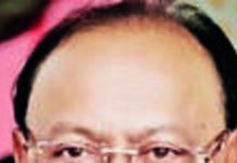 बेकायदेशीरपणे जमीन फेरफार केल्याप्रकरणी पुण्यातील 15 महसूल अधिकाऱ्यांना निलंबित करण्यात आले आहे. पुणे बातम्या