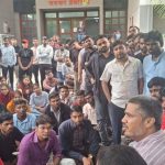एसपीपीयूच्या विद्यार्थ्यांनी वसतिगृह आणि स्टायपेंडच्या प्रश्नांना झेंडा दाखवला, रोहित पवार यांनी कारवाईचे आश्वासन दिले. पुणे बातम्या