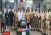 कल्याणीनगर ट्रम्प टॉवरसमोर जबरी चोरी करणाऱ्या दोघा सराईत गुन्हेगारांना येरवडा पोलिसांकडून अटक; ६० हजारांचा मुद्देमाल जप्त