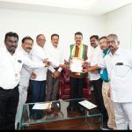 कष्टकऱ्यांच्या एकजुटीचा विजय! लोहार समाजाच्या न्याय हक्कांसाठी ऐतिहासिक पाऊल, मंत्रालयात मा. मुख्यमंत्री साहेबा सोबत बैठक संपन्न !* 🚩